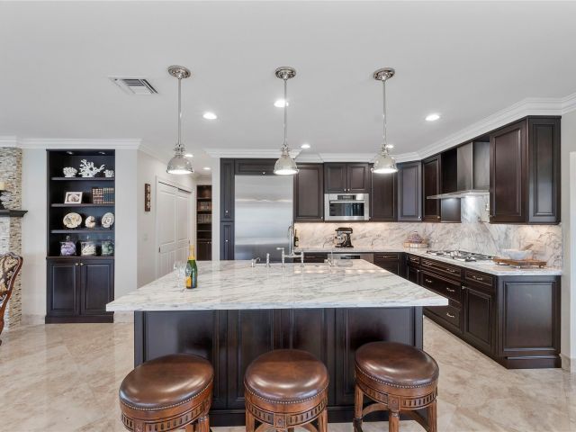 Продажа дома по адресу 1431 S Ocean Blvd #17 - фото 6247243