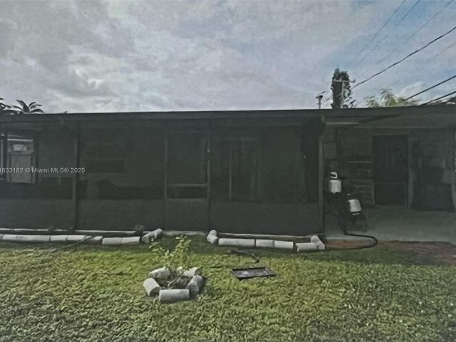 Продажа дома по адресу 12625 NW 1st Ct - фото 6258858