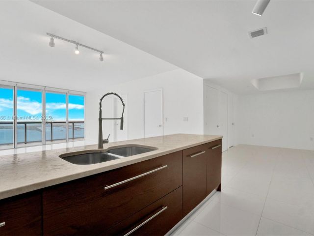 Продажа квартиры #4505 - фото 6263374