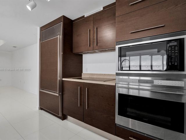 Продажа квартиры #4505 - фото 6263376