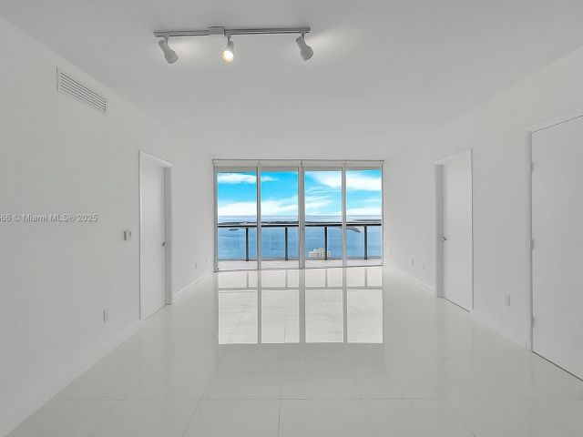 Продажа квартиры #4505 - фото 6263378