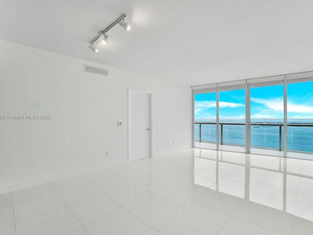 Продажа квартиры #4505 - фото 6263380