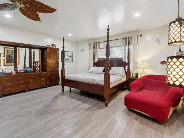 Продажа дома по адресу 19520 SW 206th St - фото 6259272