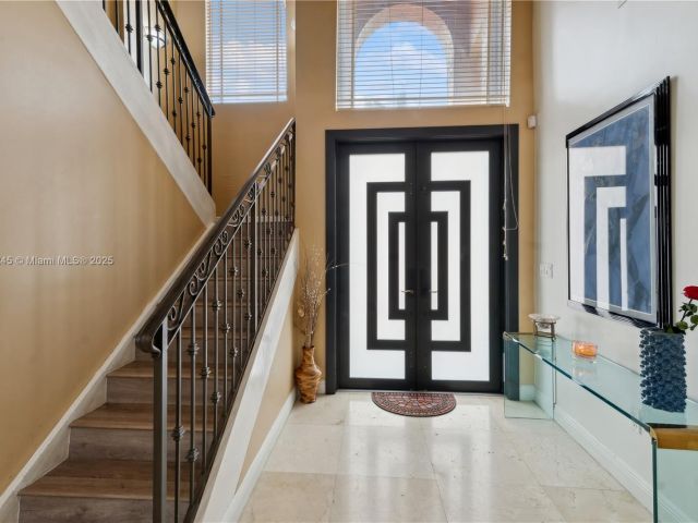 Продажа дома по адресу 19520 SW 206th St - фото 6259285