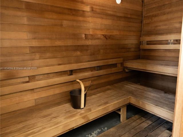 Продажа дома по адресу 150 Sunny Isles Blvd 1-TH403 - фото 6279324