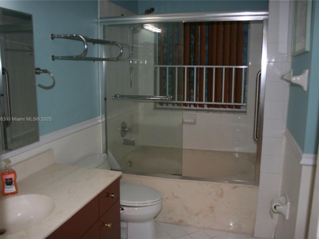 Продажа дома по адресу 9631 NW 47th Ter - фото 6249112