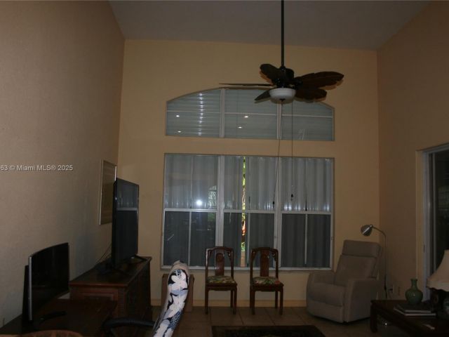 Продажа дома по адресу 9631 NW 47th Ter - фото 6249124