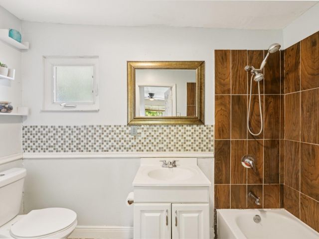 Продажа дома по адресу 1520 SW 47th Ter - фото 6249644