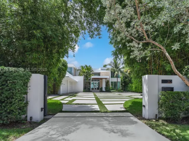 Продажа дома по адресу 30 Palm Ave - фото 8043181