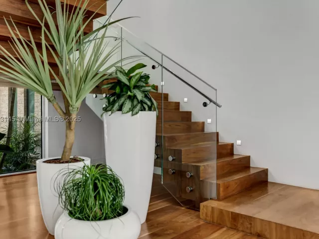 Продажа дома по адресу 30 Palm Ave - фото 9362752
