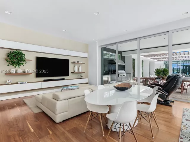 Продажа дома по адресу 30 Palm Ave - фото 9362762