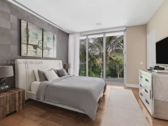 Продажа дома по адресу 30 Palm Ave - фото 9362774