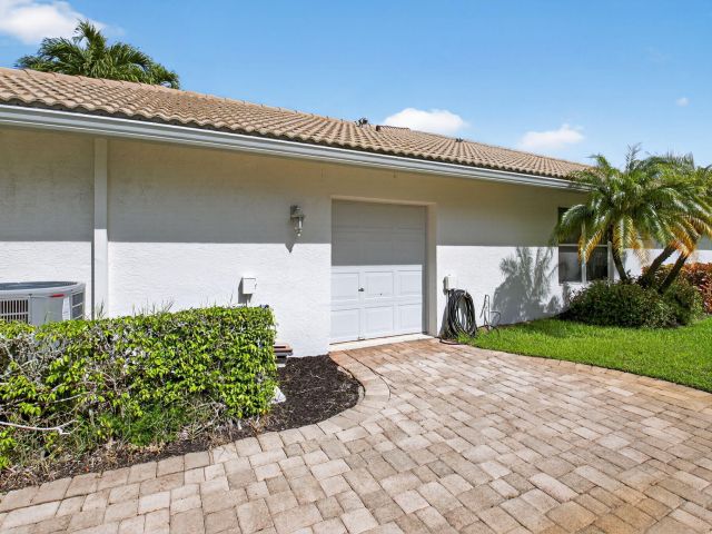 Продажа дома по адресу 10791 River Glenn Drive - фото 6251538