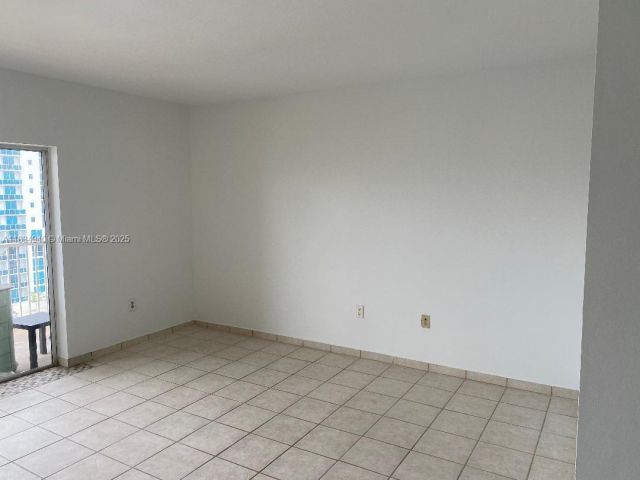 Квартира в аренду номер10L - фото 6253331