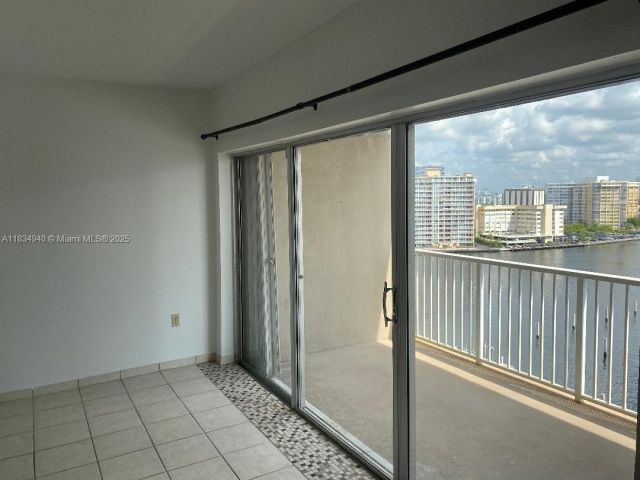 Квартира в аренду номер10L - фото 6253333