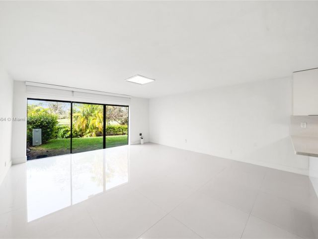 Продажа дома по адресу 20218 NE 34th Ct 52 - фото 6250332