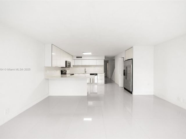 Продажа дома по адресу 20218 NE 34th Ct 52 - фото 6250333