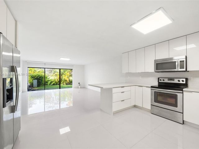 Продажа дома по адресу 20218 NE 34th Ct 52 - фото 6250339