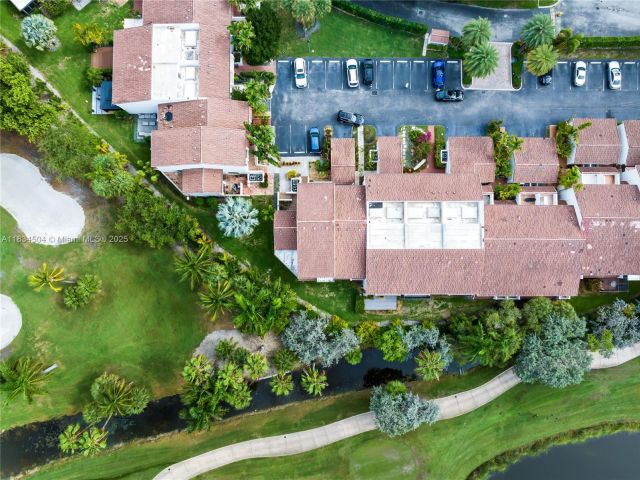 Продажа дома по адресу 20218 NE 34th Ct 52 - фото 6250340