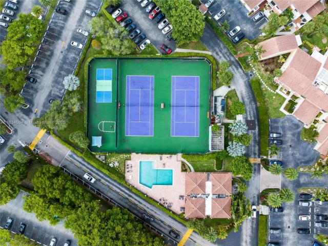 Продажа дома по адресу 20218 NE 34th Ct 52 - фото 6250341