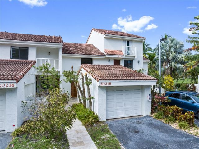 Продажа дома по адресу 20218 NE 34th Ct 52 - фото 6250344