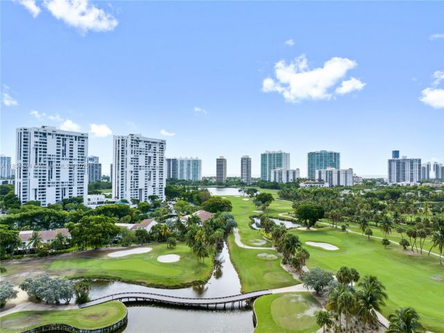 Продажа дома по адресу 20218 NE 34th Ct 52 - фото 6250346