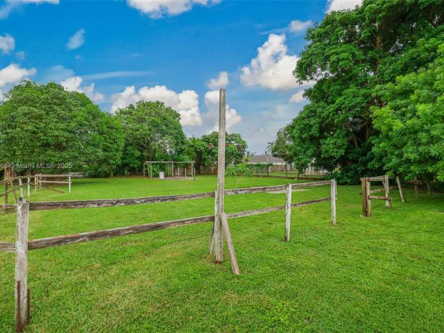 Продажа дома по адресу 20890 SW 236th St - фото 6250762