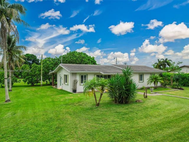 Продажа дома по адресу 20890 SW 236th St - фото 6250771