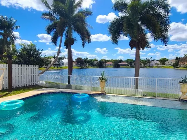 Продажа дома по адресу 3460 SW 52nd St - фото 6354923