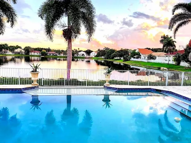 Продажа дома по адресу 3460 SW 52nd St - фото 6354933