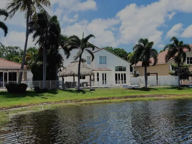 Продажа дома по адресу 3460 SW 52nd St - фото 6354919