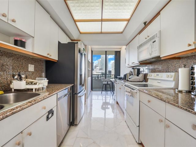 Продажа квартиры #A1115 - фото 6276753