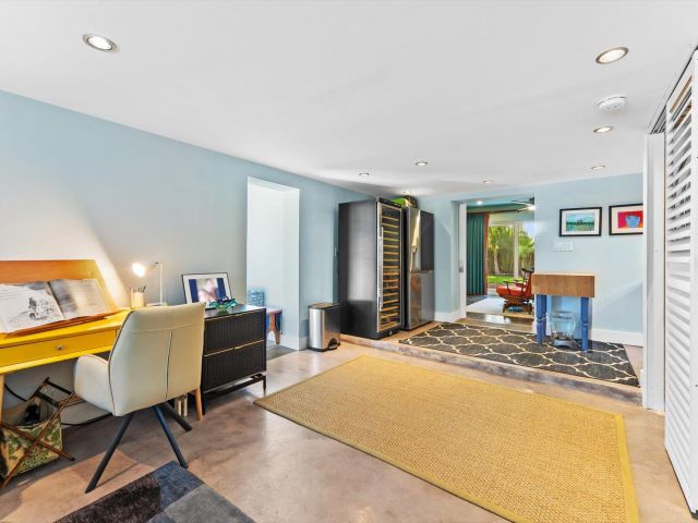 Продажа дома по адресу 1455 NE 4th Avenue - фото 6317896