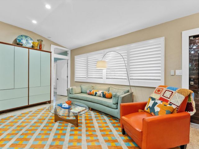 Продажа дома по адресу 1455 NE 4th Avenue - фото 6317909