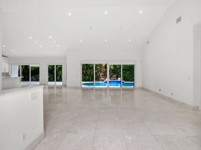 Продажа дома по адресу 910 Parkside Circle N - фото 6263447