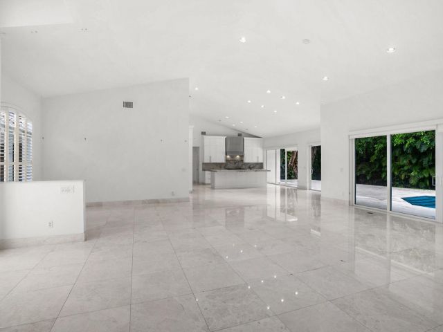 Продажа дома по адресу 910 Parkside Circle N - фото 6263448