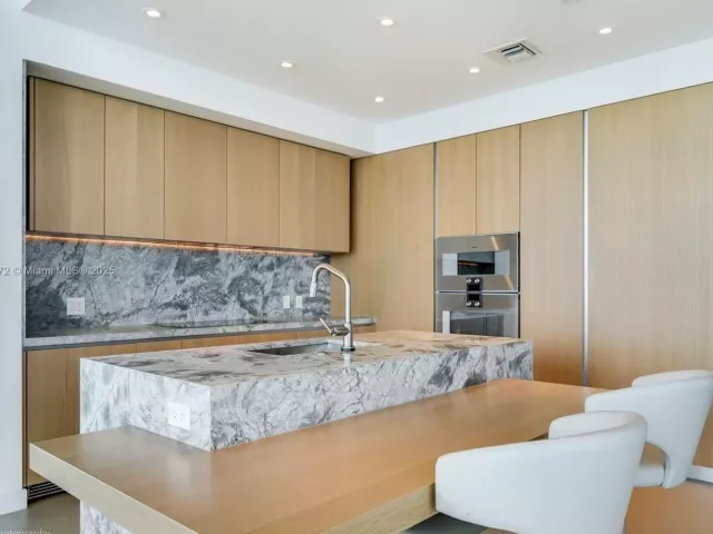 Продажа квартиры #4401 - фото 6259963