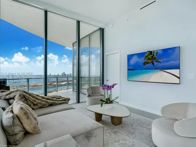 Продажа квартиры #4401 - фото 6259965