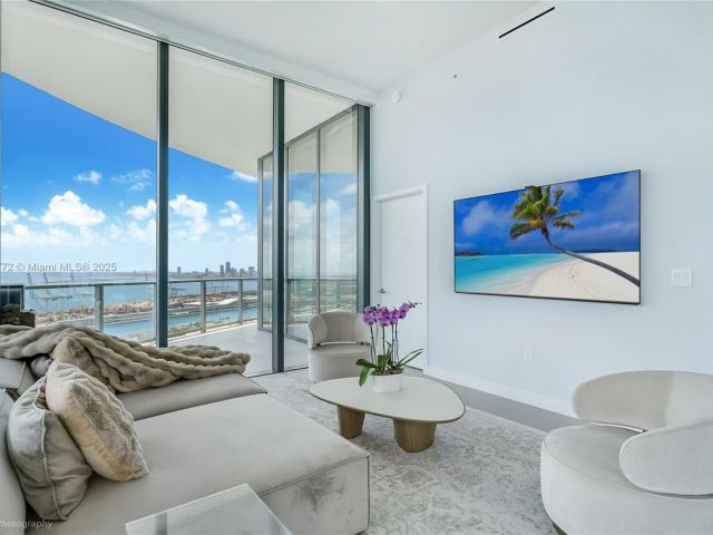 Продажа квартиры #4401 - фото 6259965