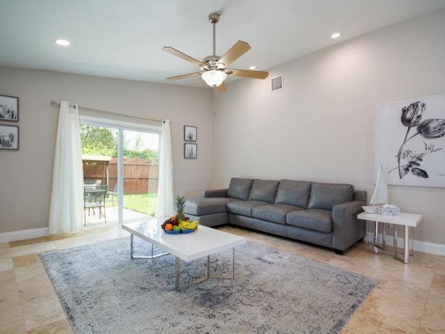 Дом в аренду по адресу 7460 San Clemente Place - фото 6255348