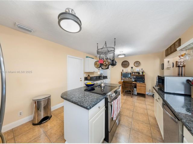 Продажа дома по адресу 11193 SW 113 TER - фото 6285288