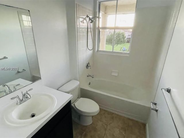 Продажа дома по адресу 24257 SW 117th Ave - фото 6255435