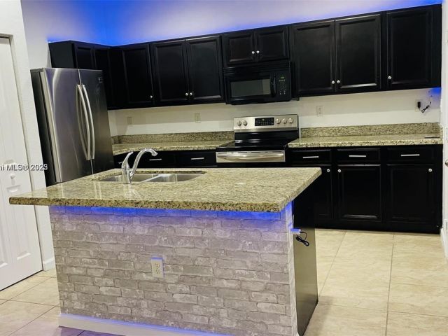 Продажа дома по адресу 24257 SW 117th Ave - фото 6255440