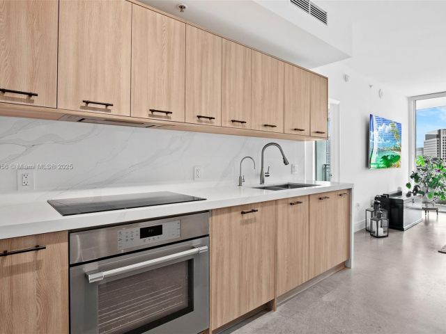 Продажа квартиры #3810 - фото 6261319