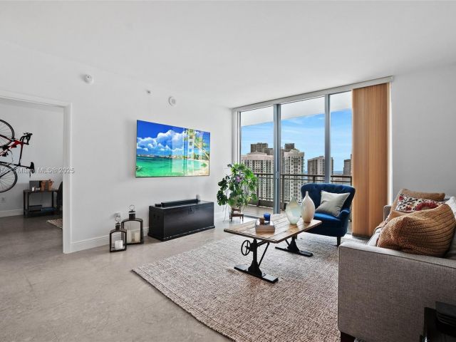 Продажа квартиры #3810 - фото 6261331