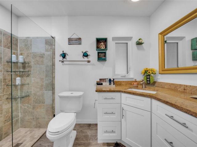 Продажа дома по адресу 1020 SW 4th Ave - фото 6255162