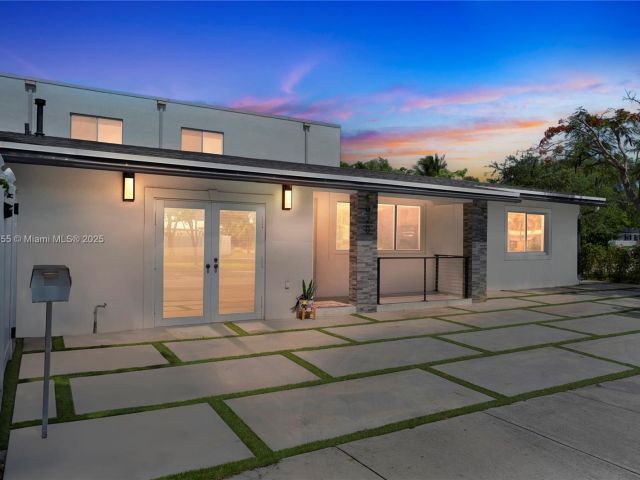 Продажа дома по адресу 1020 SW 4th Ave - фото 6255175