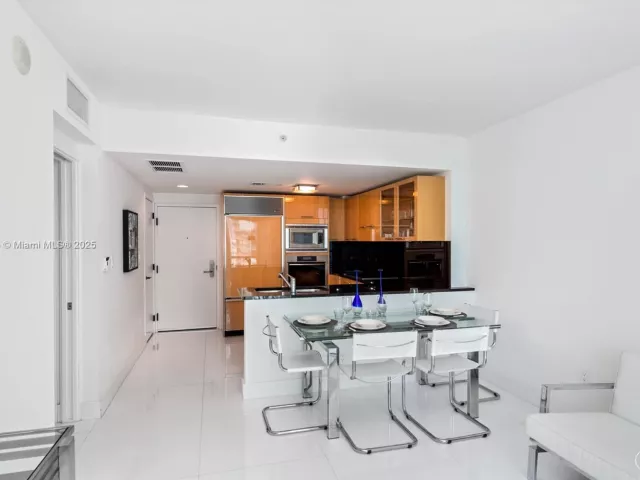 Продажа квартиры #1415 - фото 6256840