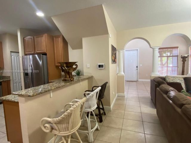 Продажа дома по адресу 27049 SW 142nd Ave - фото 6270473