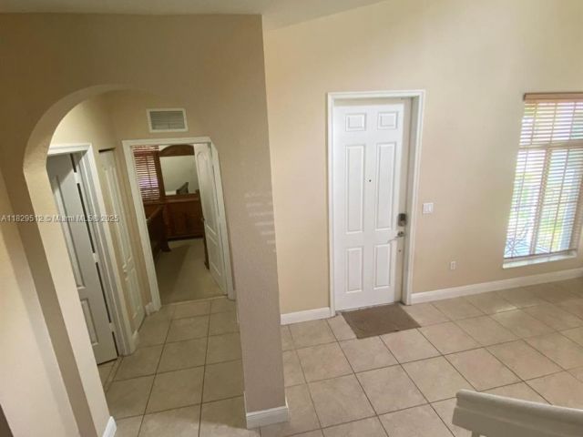 Продажа дома по адресу 27049 SW 142nd Ave - фото 6270477